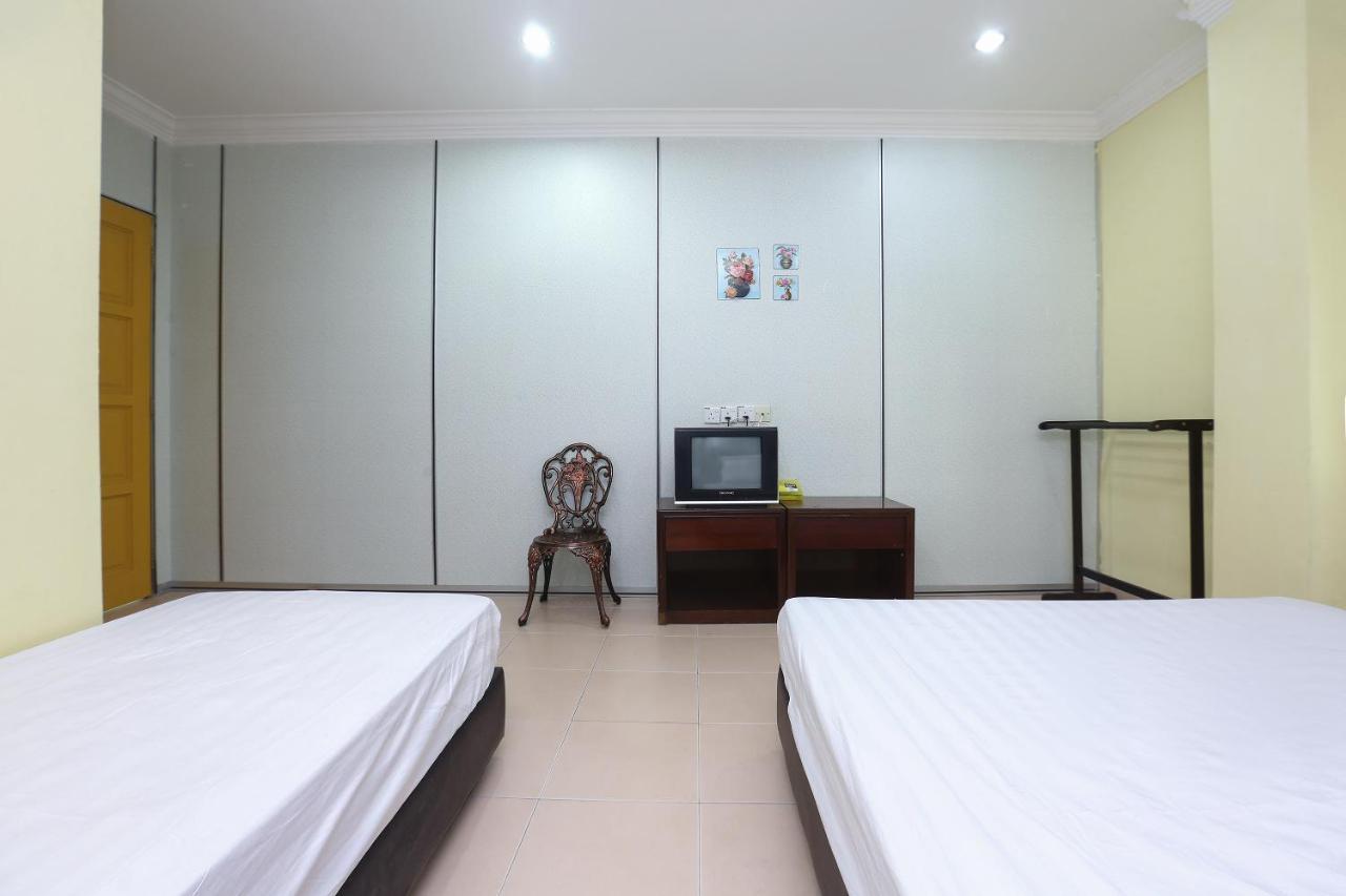 Spot On 89857 Azra Inn Kota Bharu Exterior photo